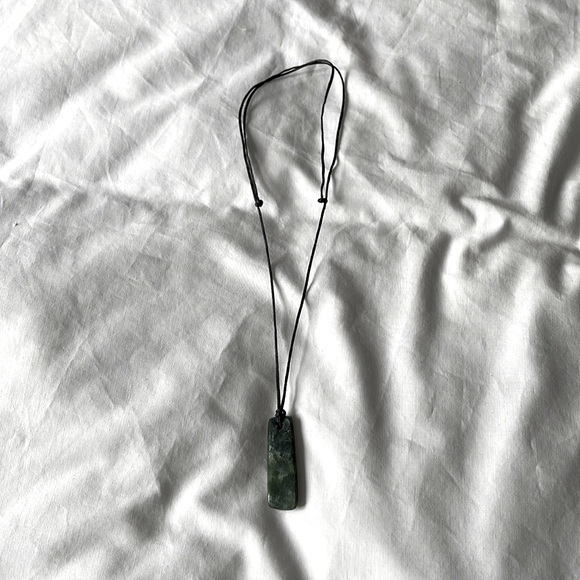 Jade pendant - Picture 2 of 6